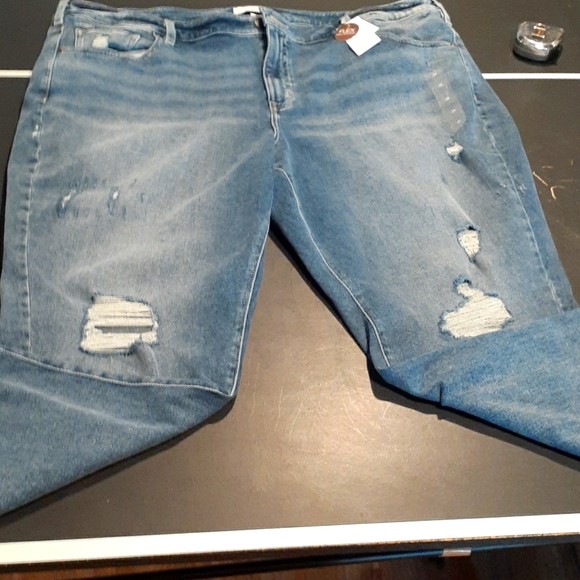 Lane Bryant Pants - Lane Bryant NWT Straight Jean's. 26